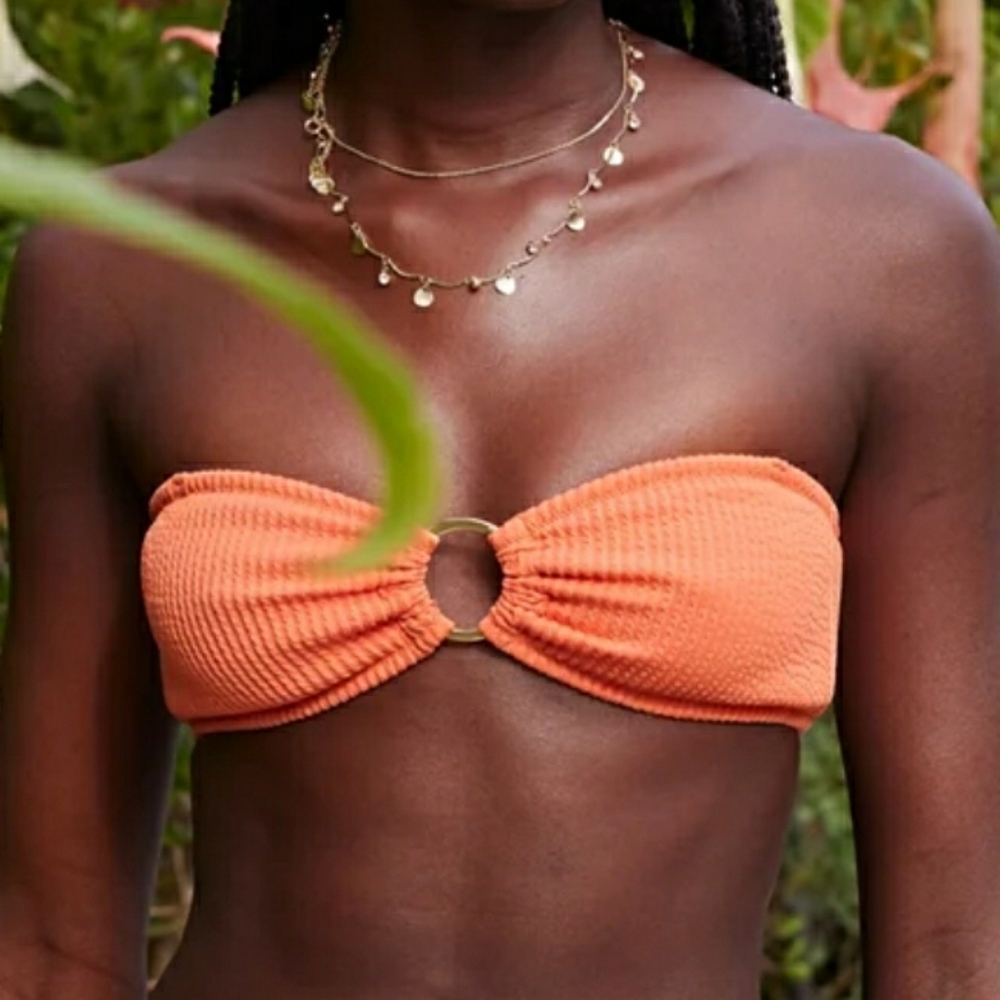 Crinkle Bandeau Bikini Top. Size: Small